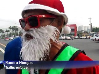 Dancing traffic enforcer in Manila
