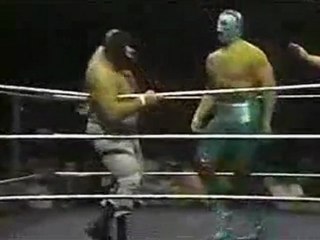 Mil Mascaras vs The Black Demon .