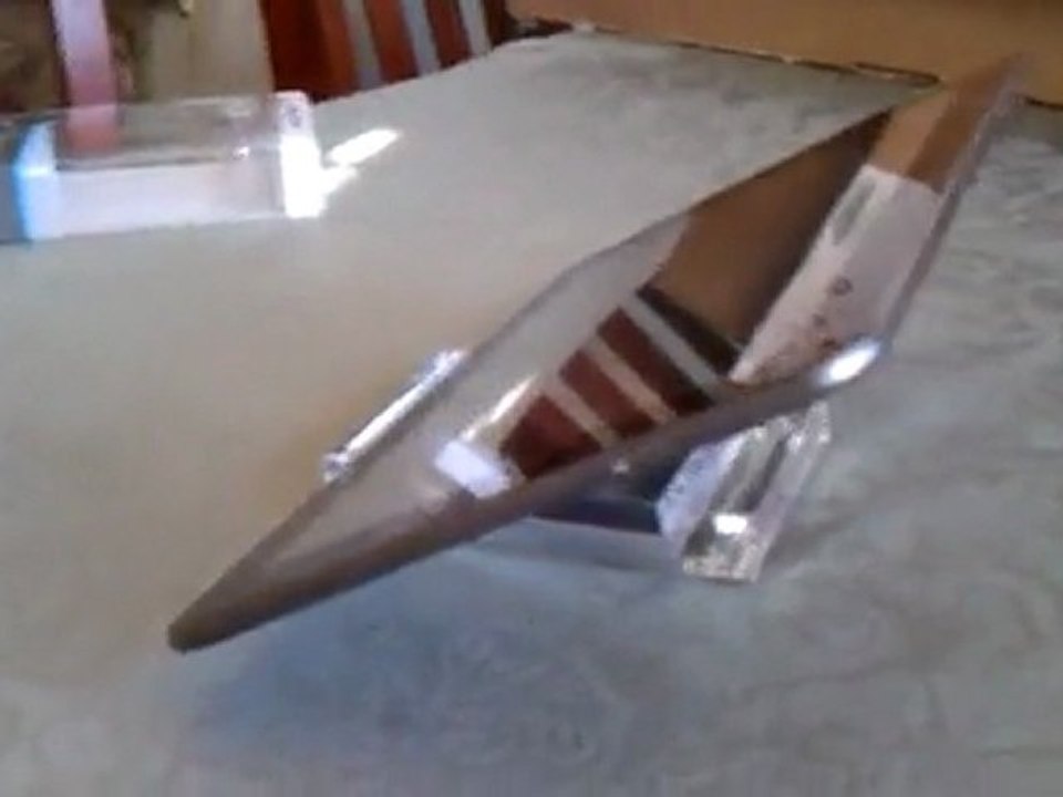 Targus Mini Stand Designed for Apple iPad 16GB, 32GB, 64GB WiFi and WiFi + 3G, iPad 2, Motorola Xoom, Samsung Galaxy AWE65US (Clear)