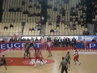 RedPlanet.gr - Όρθιος ο Αγγέλου, κάτω ο Ίβκοβιτς