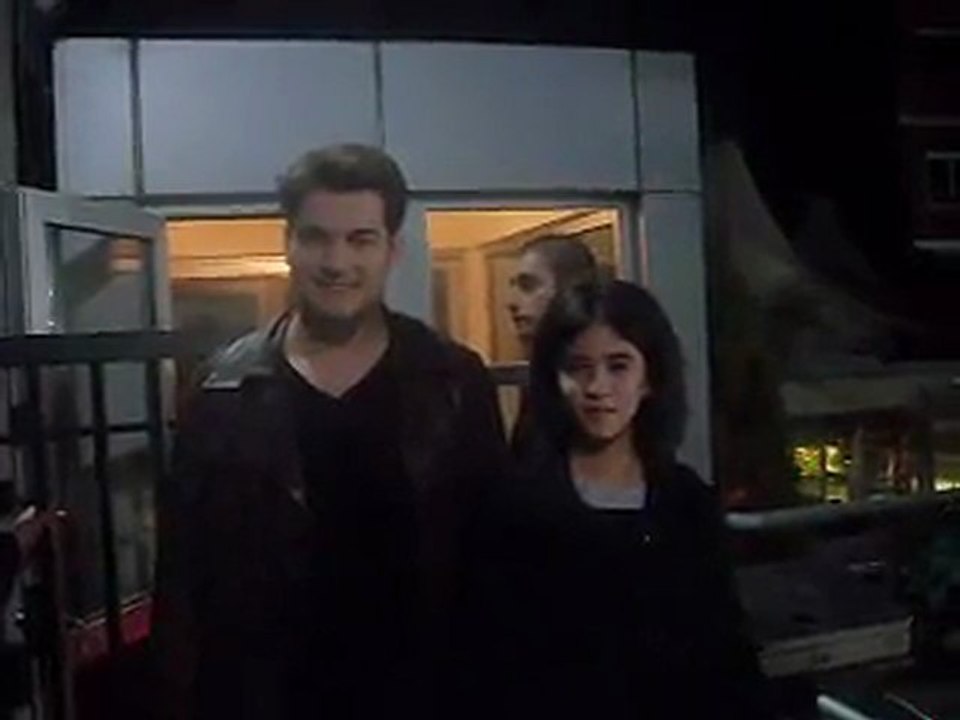 Çağatay Hayranlarıyla Resim Çektirirken