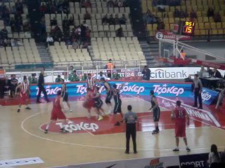 RedPlanet.gr - Τρίποντο από τον Χάουαρντ!