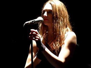 L (Raphaëlle Lannadère) "Petite"