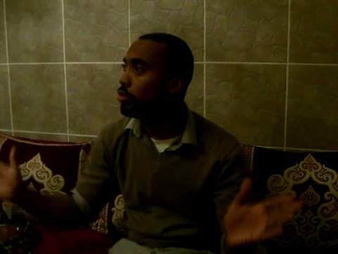 Mohamed Bajrafil - Nationalité et religion