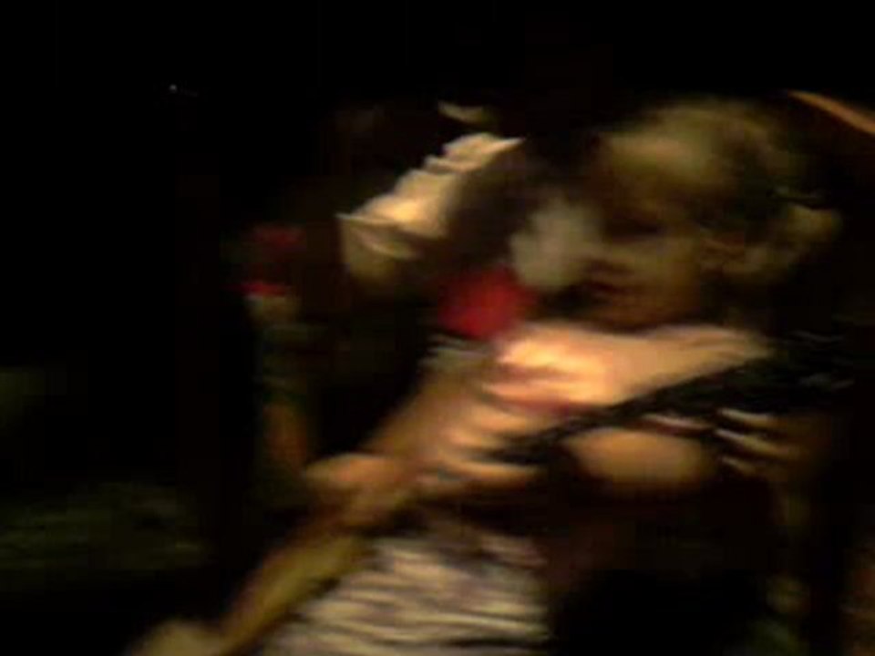 BAILANDO. 1-1-11