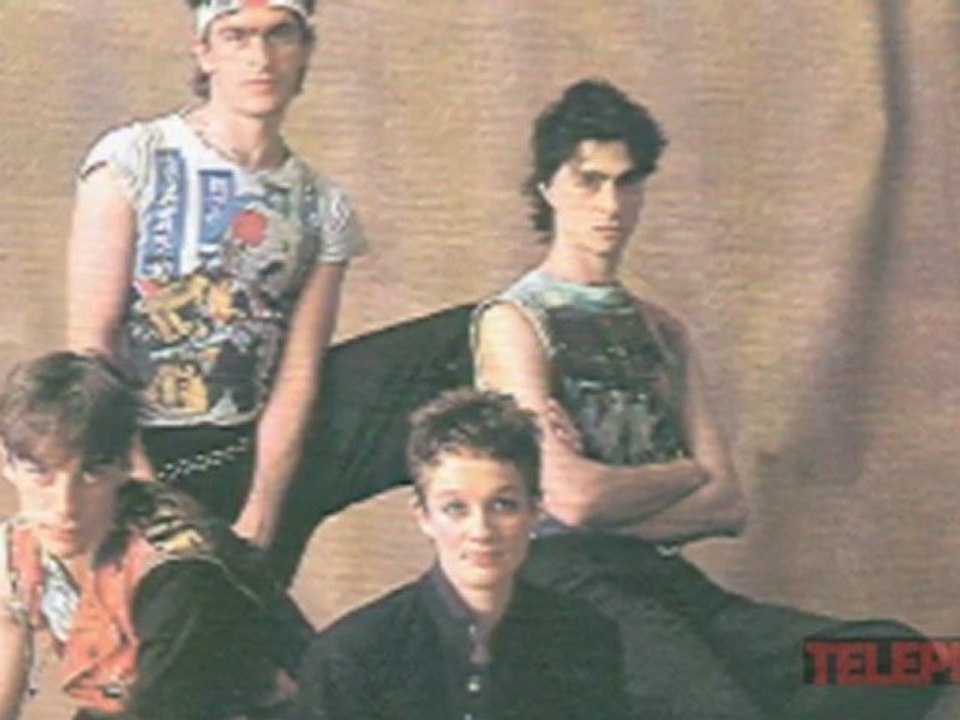 TELEPHONE - Sur la route