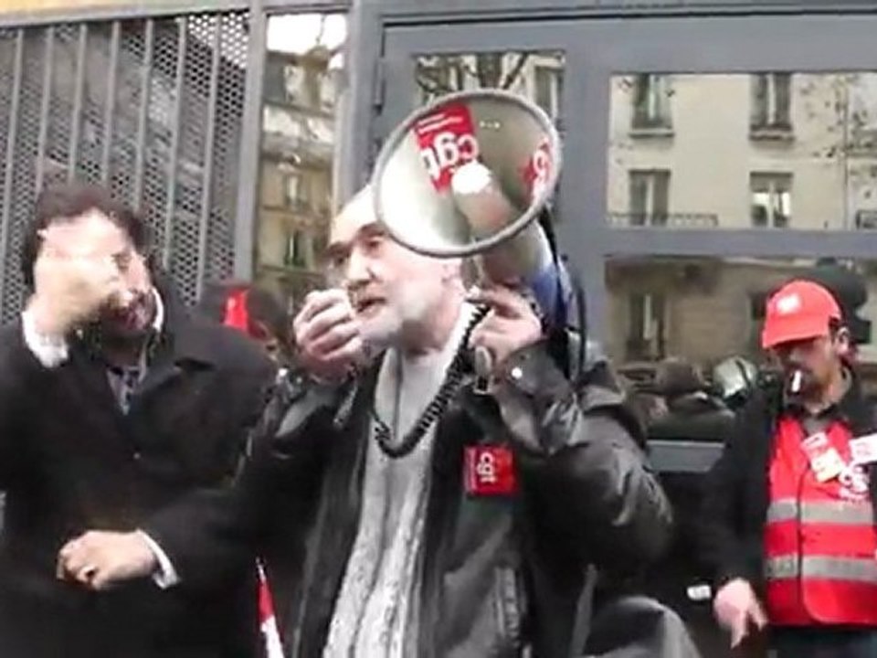 Les patrons de l'UNML sous les huées - CGT - CFTC - FO - 7 déc 2011