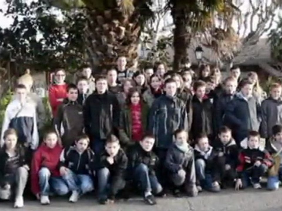 Mes années Collège. Rétrospective des élèves du Sacré Coeur de Gorron partis en juin 2011.