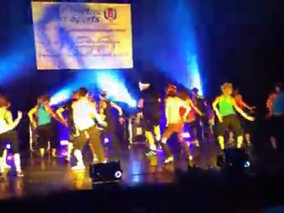 Lili Zumba et sa troupe : Zumba NRJ à la salle Vauban de Saint Omer (danse du wash wash)
