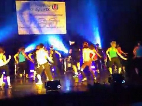 Lili Zumba et sa troupe : Zumba NRJ à la salle Vauban de Saint Omer (danse du wash wash)