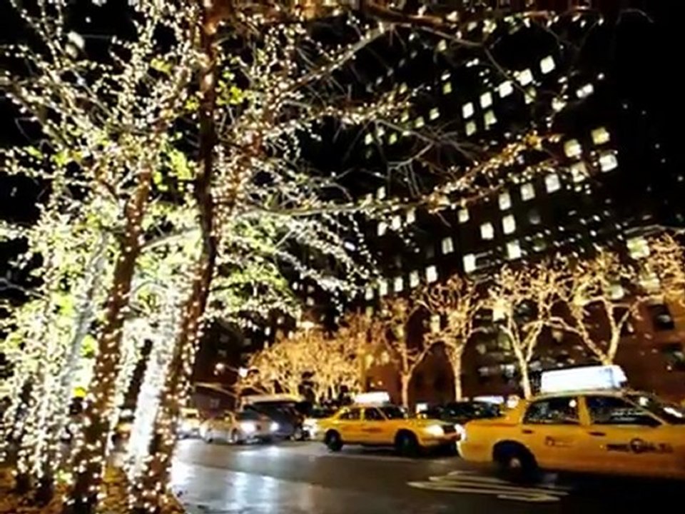 New York illuminée et décorée pour les fêtes de...