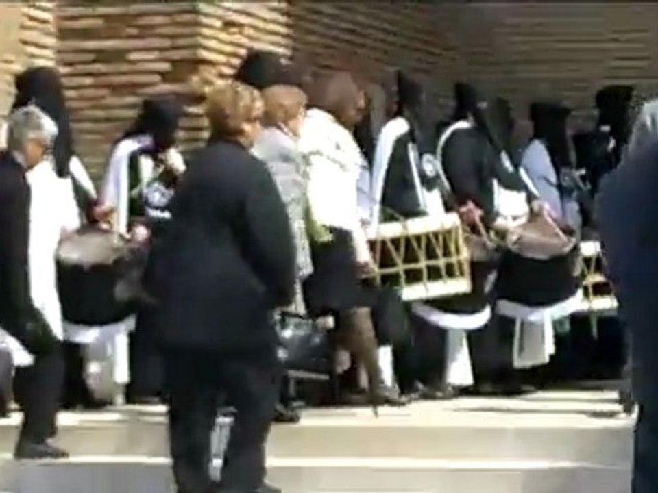 Entrada de imagen de la Hermandad (2010). Procesión Extraordinaria