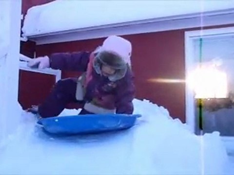 gocanada 20111211 Slide in stairs