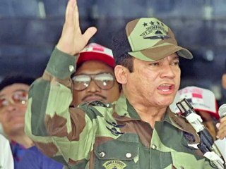 Manuel Noriega incarcéré à son retour à Panama
