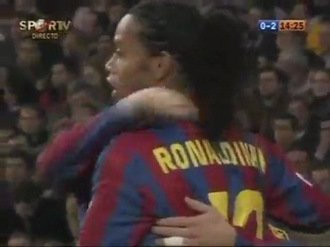 Ronaldinho solo hoàn hảo và dứt điểm tung lưới Real