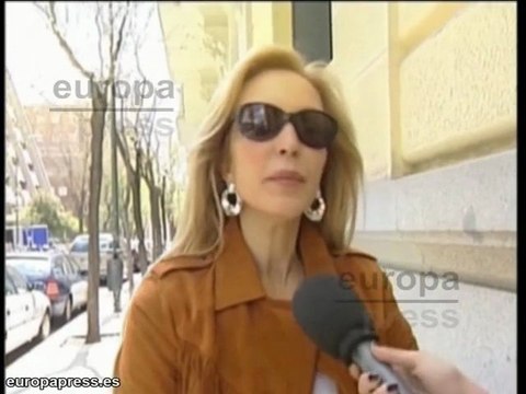 Carmen Lomana ayuda a los más necesitados