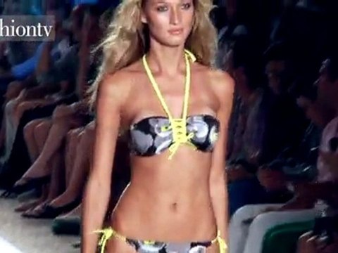 Models in Sexy Bikinis ft Milan's Pin-Up Stars | FTV