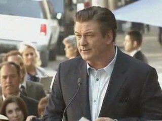 "New Year's Eve" fizzles, Baldwin apologizes to himself