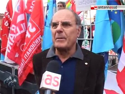 TG 12.12.11 Tutti in piazza anche a Bari per dire no alla manovra Monti