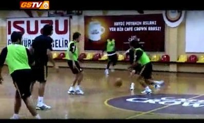 FUTBOLCULAR SALONDA - ANTRENMAN