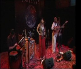 MAMISO & MEVAH  Extrait live au Satellit cafe Roanne
