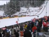 Saltos esquí - espectáculo en Engelberg