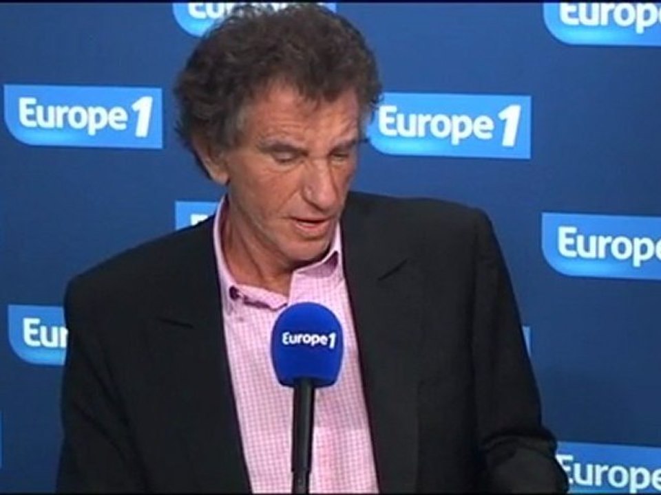 Lang : "Que Montebourg retire ses propos"