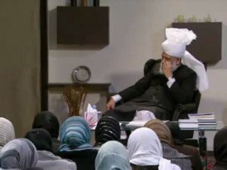 Gulshan-e-Waqfe Nau (Lajna) Class: 5th December 2009 - Part 5 (Urdu)