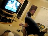 0458 - Régis fait tomber sa tv lcd en jouant à la Wii