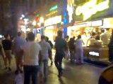 İstiklal Caddesinde Yürüyüş 1