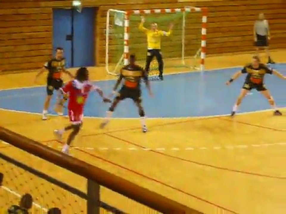 Nanterre - Paris / Coupe de France Handball / Kung Fu-Roucoulette Garzoli