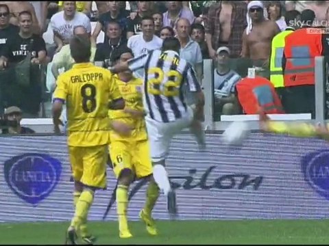 Arturo Vidal v Parma 10 September 2011 HD