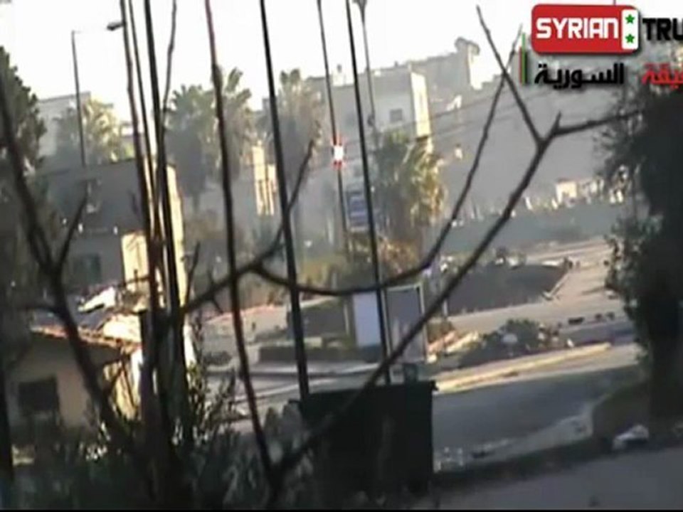 الثورة السورية: استهداف دبابة للجيش السوري من قبل العصابات الإرهابية المسلحة في حمص