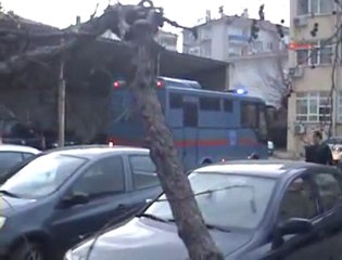 Bülent Uygun Boşanma Davasına Kelepçeli Geldi