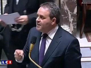 Xavier Bertrand accuse Hollande de mentir sur le retour à la retraite à 60 ans