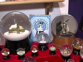 Vienne : trois générations d'artisans de 'boules à neige'