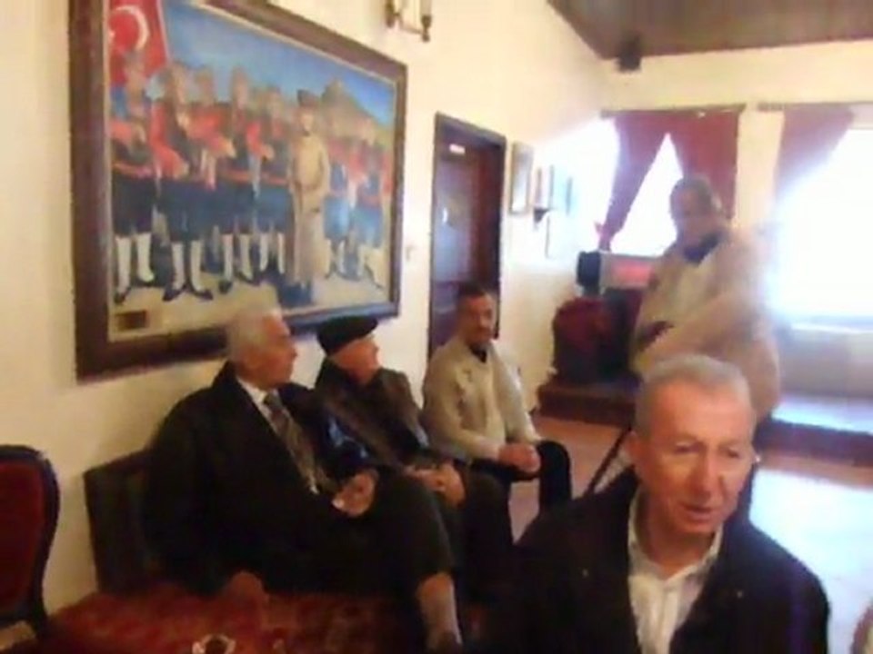 MELEK HANIM Has Bahçede Geziyor.(ekleyen Haluk Balaban )