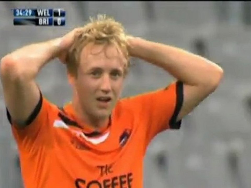 Australia - Wellington Phoenix 2-0 Brisbane Roar