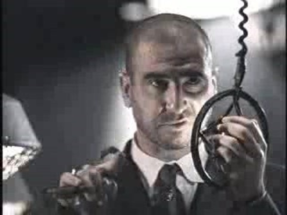 Eric Cantona Pub Nike