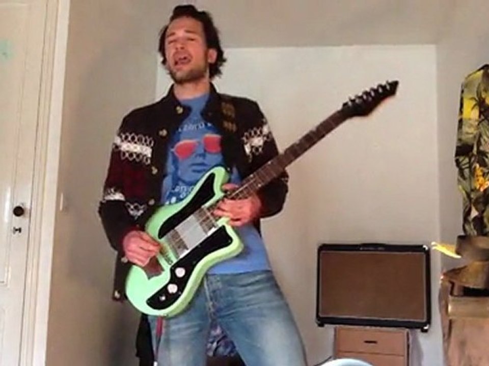 Blue Hotel - Chris Isaak (Cover by Freebird)
