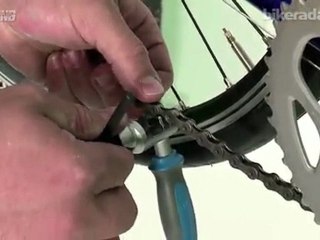 How to fix a broken chain  - Unior Tools road maintenance guide: part 3