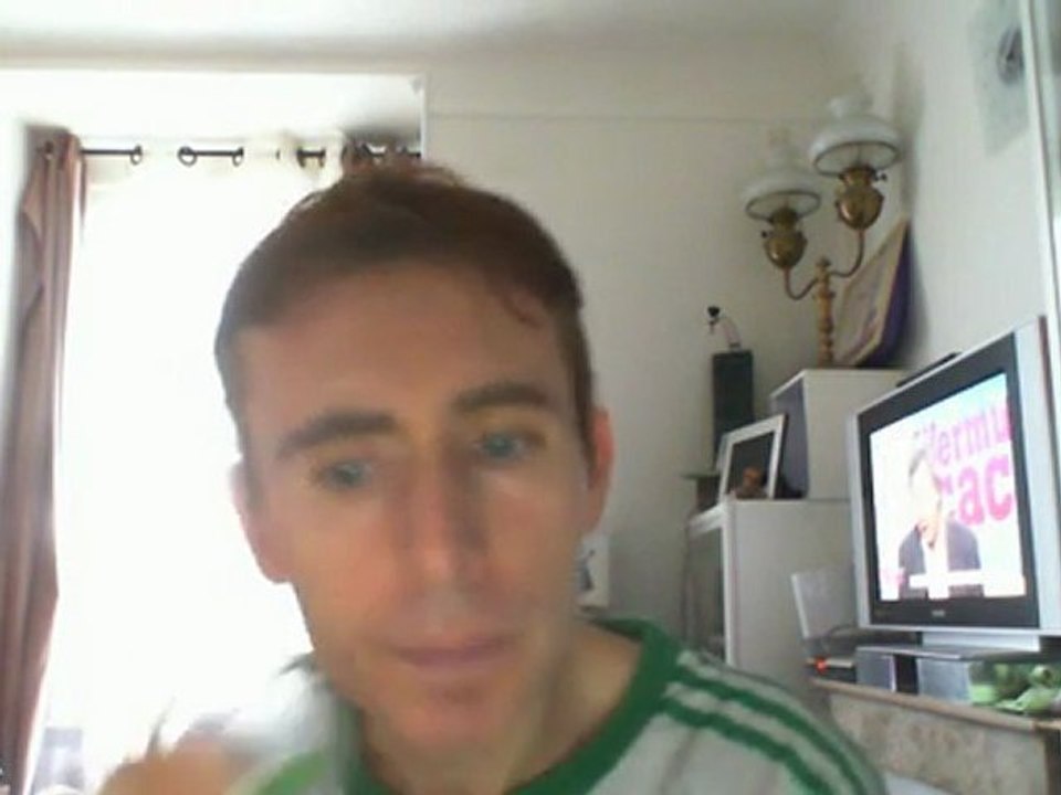 Wiwi égratigne "rien à déclarer" de Serge Faubert