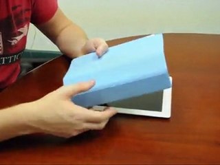 Apple iPad 2 unboxed with Smart Cover demo