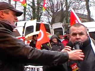 VESOUL : MOINS DE 300 PERSONNES À LA MANIFESTATION UNITAIRE DU 15 DECEMBRE