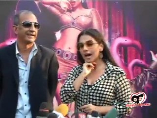 Dirty Picture Promotion with Gitanjali Fashion Show by Vidya Balan