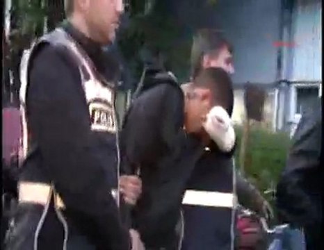 Marketçi, Silahlı Gaspçılara Bıçakla Direndi