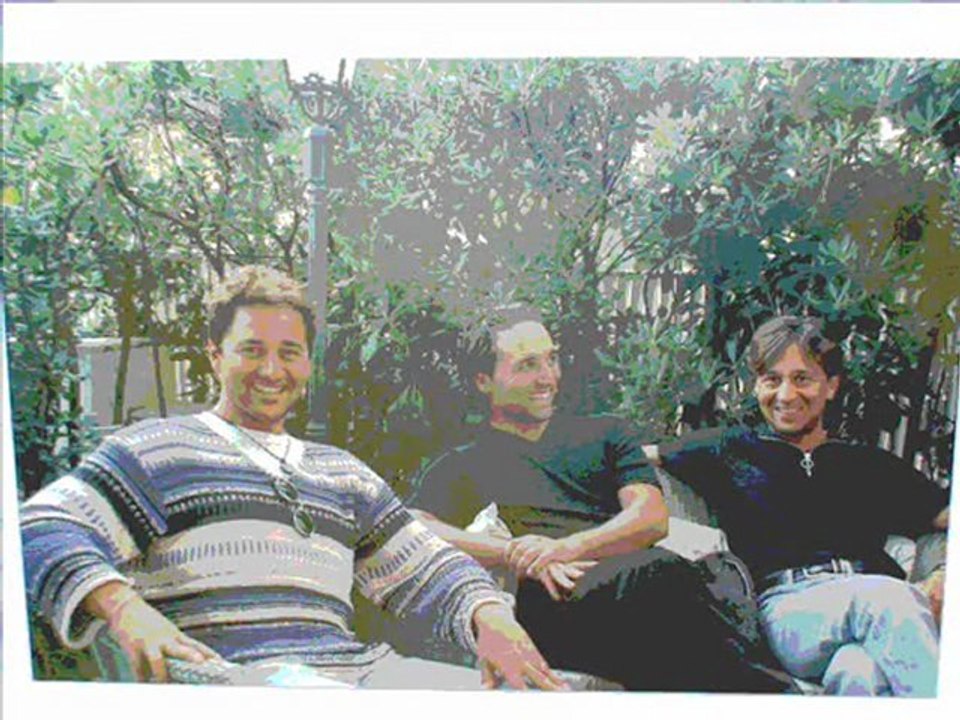 LAREDO- che baci amore
