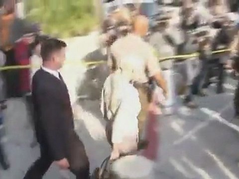 Lohan all smiles at progress hearing