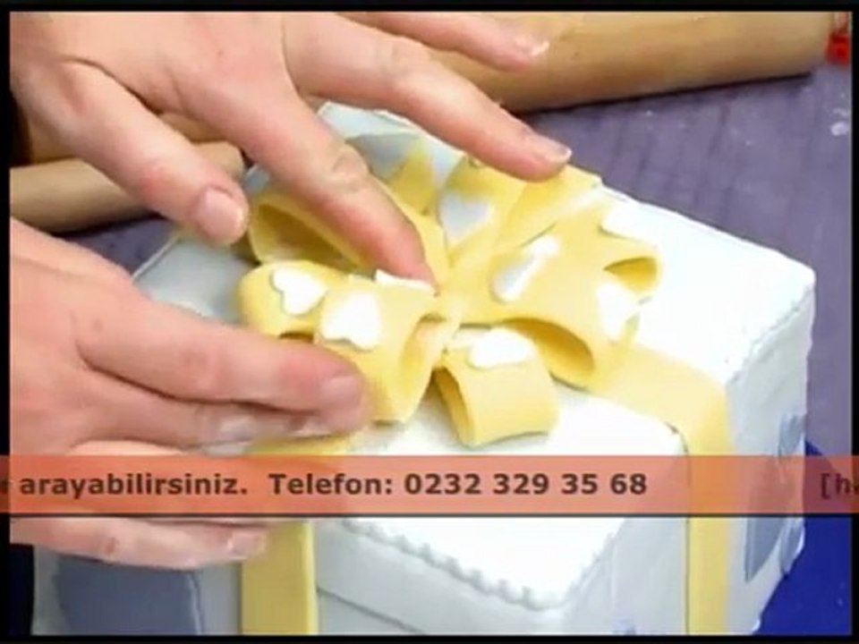 Şeker Hamuru ile Pastaya Kurdele Yapımı