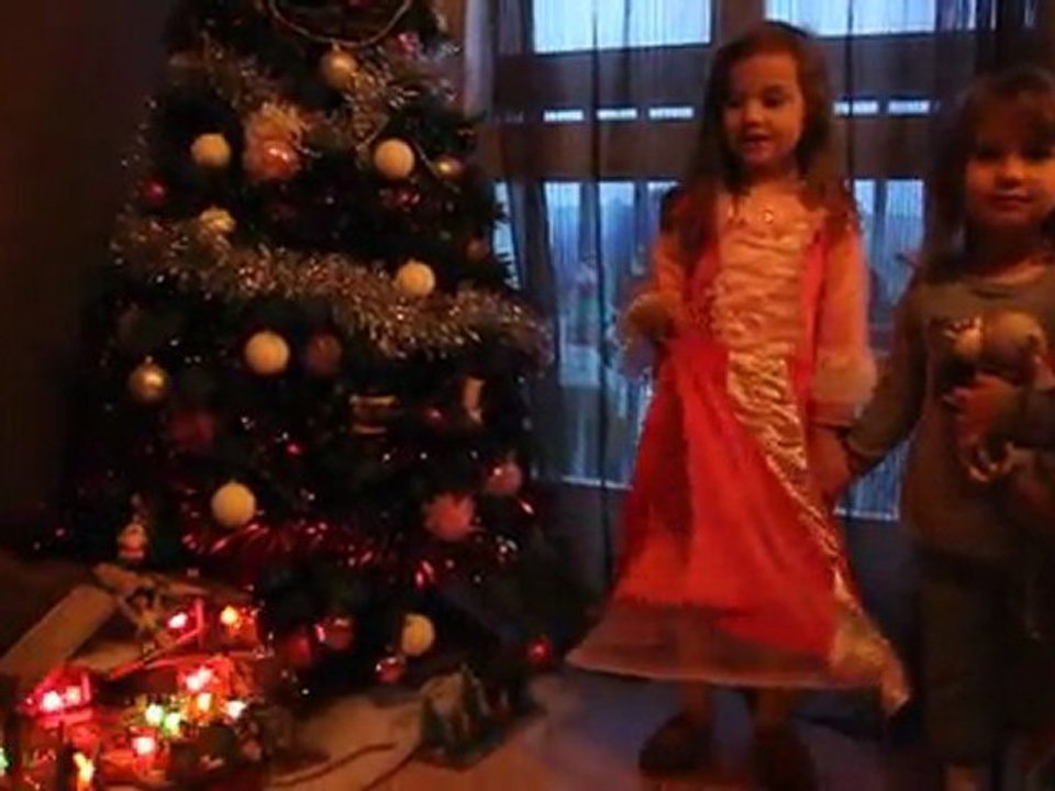 chanson de Noël de Carla et Maëlyne